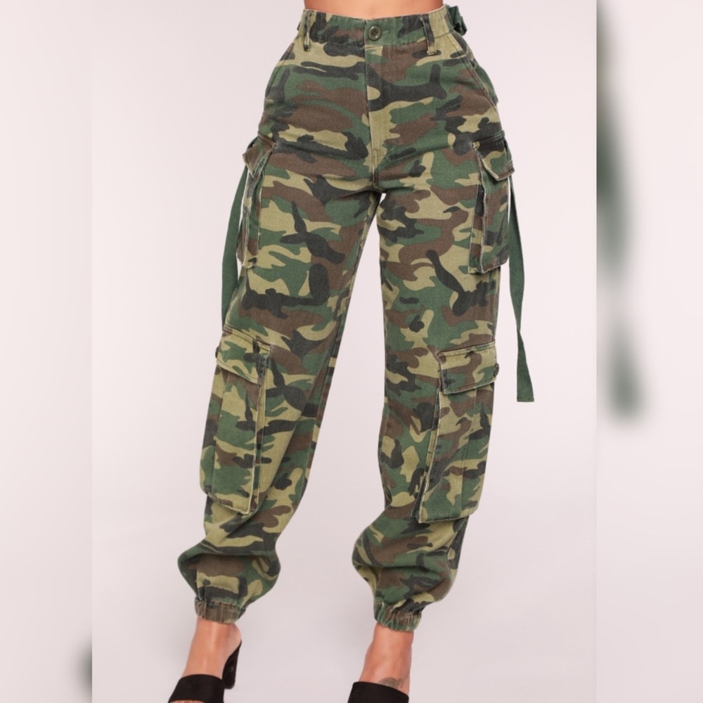 Fashion nova camo cargo pants!